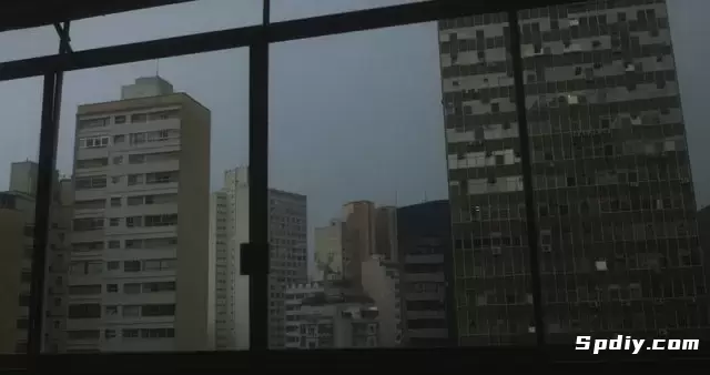 透过窗户的城市景观视频素材
