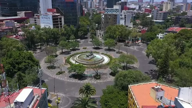 墨西哥的西贝莱斯广场航拍视频素材插图