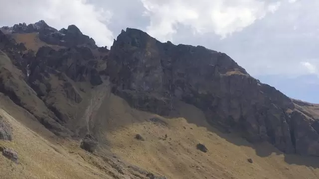 帕索-德科尔特斯山脉航拍视频素材插图