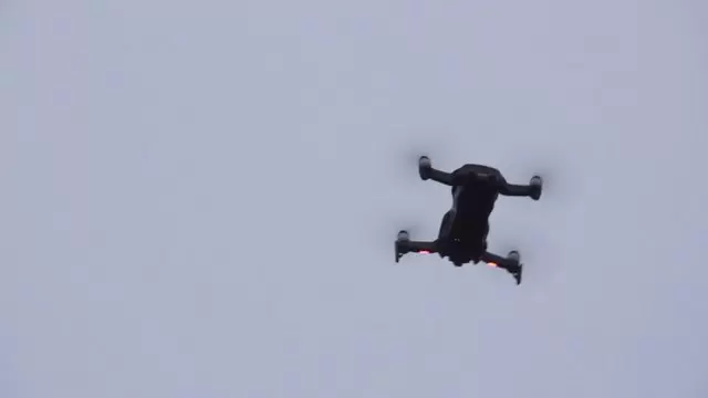 飞行无人机航拍飞行器视频素材插图