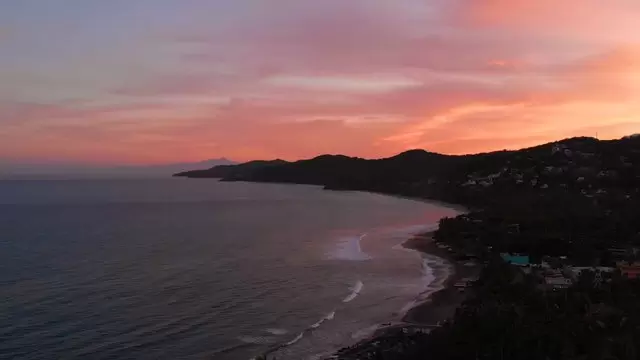 墨西哥萨伊利塔海滩的日出航拍视频素材插图