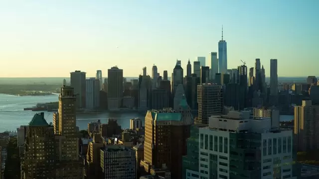 日落时曼哈顿的航拍延时摄影视频素材插图