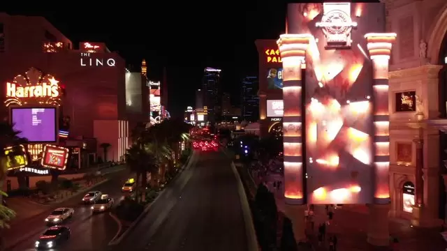 拉斯维加斯的夜生活城市航拍视频素材插图
