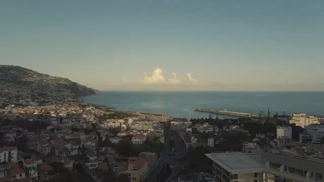 葡萄牙丰沙尔港口海边航拍视频素材