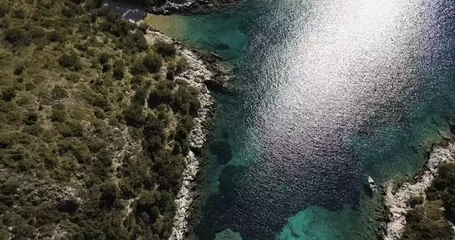 亚得里亚海湖面航拍视频素材插图