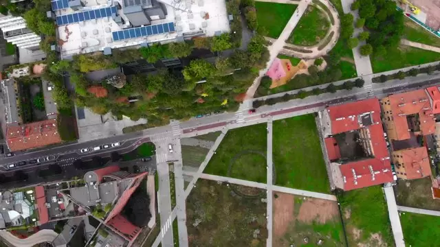 米兰绿色城市航拍视频素材插图