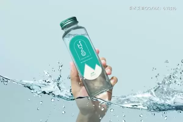 玻璃水瓶包装设计样机 (PSD)免费下载