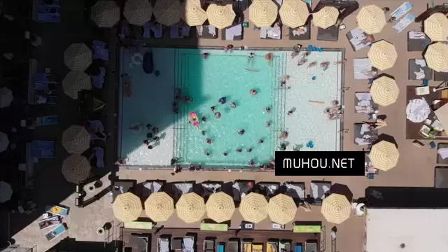 游泳池游戏航拍视角视频素材插图