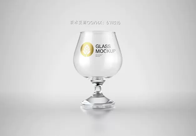透明玻璃酒杯品牌设计样机[psd]免费下载